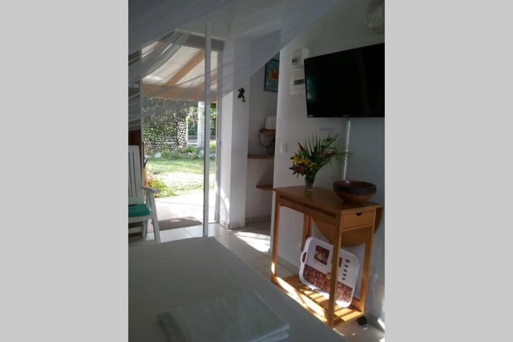 Gite Cajou Dans Jardin Tropical Ventile A Sainte-Anne Экстерьер фото