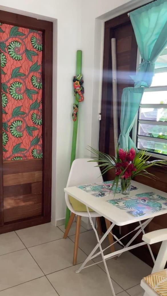 Gite Cajou Dans Jardin Tropical Ventile A Sainte-Anne Экстерьер фото