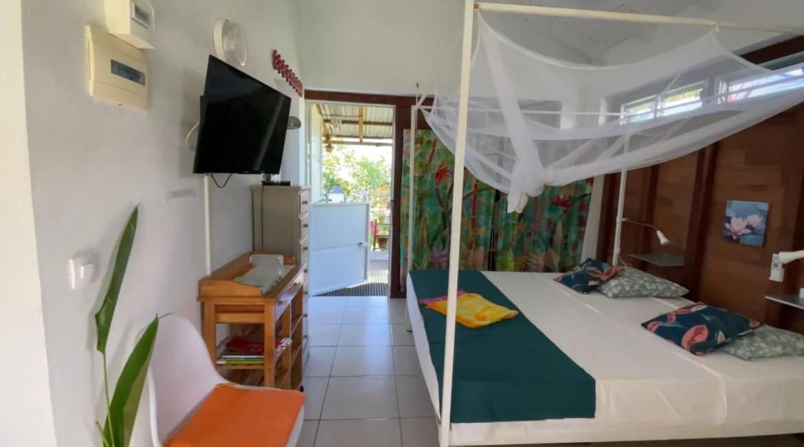 Gite Cajou Dans Jardin Tropical Ventile A Sainte-Anne Экстерьер фото